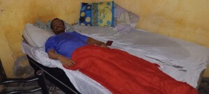 Paciente-Leandro-Almeida-Foto-Paulo-Jose-Acorda-Cidade-300x135-1