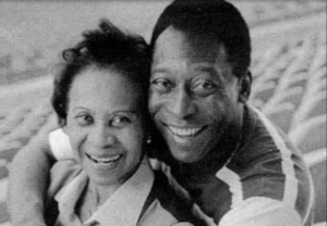 Pele-e-a-Mae1-300x208-1