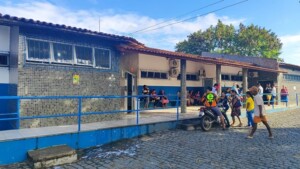 Policlinica-do-Feira-X-Foto-Ed-Santos-Acorda-Cidade-300x169-2