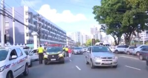 Taxista-e-morto-por-colega-de-profissao-Foto-Reproducao-TV-Bahia-300x159-1