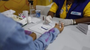 Unidade-de-testagem-rapida-para-ISTs-tem-1.788-exames-realizados-em-tres-dias-no-Parque-Foto-Matheus-Landim-GOVBA.jpg2_-300x169-1