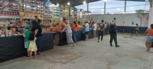 Venda-de-fogos-no-parque-de-exposicoes-ft-Paulo-Jose-acorda-cidade-300x135-1