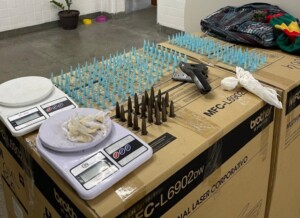 apreensao-de-arma-de-fogo-em-Ipuacu-300x218-1