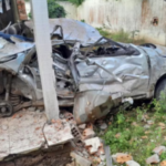 carro-bate-em-muro-em-Paripiranga-300x223-1
