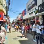 comercio-de-feira-fim-de-ano-foto-ney-silva-acorda-cidade-30-12-23-300x225-2