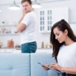 relacionamento-redes-sociais-casal-Foto-Freepik-300x200-1