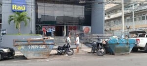 sindicato-sos-bancarios-agencia-Itau-Foto-Paulo-JOse-Acorda-Cidade.jpg1_-300x135-1