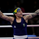Beatriz-Bia-Ferreira-em-acao-contra-a-norte-americana-Jajaira-Gonzalez-300x197-1