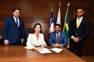 Diretorias-da-OAB-Subsecao-Cruz-das-Almas-e-OAB-BAHIA-300x200-1