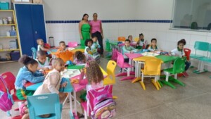 Escola-Municipal-Helena-Assis-Suzarte-na-Rocinha-ft-paulo-jose-acorda-cidade3-300x169-1