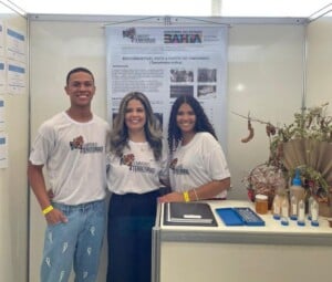 Estudantes-da-rede-estadual-do-interior-da-Bahia-desenvolvem-biocombustivel-a-partir-do-tamarindo-sec-BA.P-300x255-1