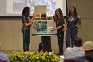 Estudantes-de-Pojuca-vencem-concurso-de-inovacao-e-ganham-viagem-para-o-Japao-2-300x200-1