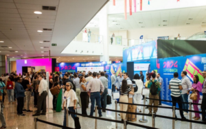 Feira-SuperBahia-movimenta-turismo-de-negocios-em-Salvador-Foto-Tatiana-Azeviche-Ascom-SeturBA-300x188-1