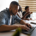 Foto-Freepik-people-office-work-day-300x200-1