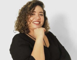 Francinne-Strobel-de-Souza-especialista-em-psicologia-social-300x236-1