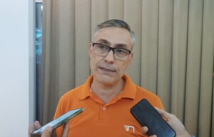 Lancamento-de-Carlos-Medeiros-a-precandidato-a-prefeito-de-Feira-ft-Paulo-Jose-Acorda-Cidade1-300x193-1