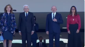 Lula-ao-lado-do-presidente-da-Italia-Sergio-Mattarella-no-Palacio-do-Planalto-E28094-Foto-Reproducao-Canal-Gov-300x167-1