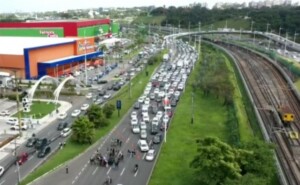 Maes-de-criancas-com-microcefalia-protestam-a-favor-de-aprovacao-de-PL-entenda-300x185-1