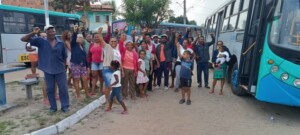 Manifestacao-no-Candeal-distrito-de-Matinha-ft-paulo-jose-acorda-cidade5-300x135-2