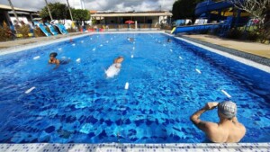 Natacao-piscina-clube-ft-ed-santos-acorda-cidade1-300x169-1