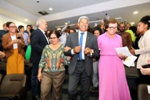 Neusa-Cadore-assume-secretaria-de-Politicas-para-as-Mulheres_Foto-Fernando-VivasGOVBA-300x200-1