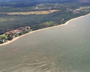 Orla-de-Porto-Seguro-na-Bahia-Foto-Eric-Luis-Carvalho-g1-300x240-1
