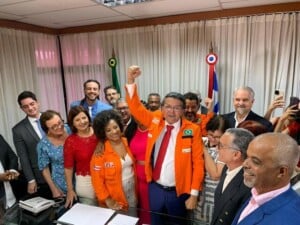Radiovaldo-Costa-novo-deputado-estadual-do-PT-Bahia-300x225-1