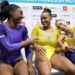 Rebeca-Andrade-e-Flavia-Saraiva-medalhistas-COB-300x179-1