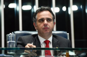 Rodrigo-Pacheco-E28094-Foto-Jefferson-Rudy-Agencia-Senado-300x199-1