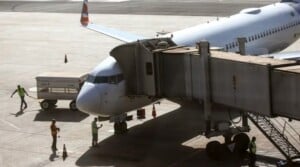 aviao-no-aeroporto-300x167-1