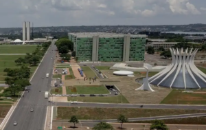 brasilia-governo-federal-esplanada-dos-ministerios-foro-rafa-neddermeyer-agencia-br-300x189-2