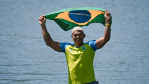 canoista-de-velocidade-Isaquias-Queiroz-300x170-1
