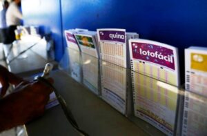 loteria-lotofacil-foto-marcelo-camargo-ag-brasil-300x197-1