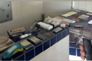 pm-apreende-3kg-de-droga-uma-pisto-e-30-celulares-em-brumado-foto-reproducao-achei-sudoeste-300x200-1