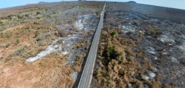 0ypCtl6i-estrada-fogo-bonbeiros-foto-divulgacao-jpg