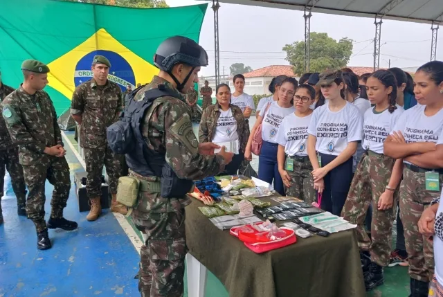 1XEgyWZx-Programa-Conheca-seu-Exercito-no-35o-BI-FT-Ney-Silva-acorda-cidade1-jpg