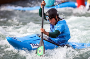 Ana-Satila-da-canoagem-slalom-compete-nos-Jogos-Olimpicos-de-Paris-2024-300x197-1