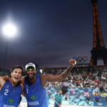 Evandro-e-Arthur-atropelam-holandeses-e-vao-as-quartas-de-final-no-volei-de-praia-300x181-1