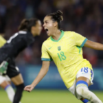 Gabi-Portilho-selecao-feminina-futebol-Paris-300x199-1