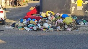 Moradores-do-bairro-Rua-Nova-solicitam-coleta-de-lixo-e-limpeza-em-rua-1-300x169-1