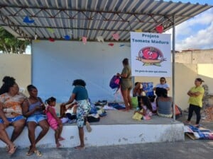 Projeto-Tomate-Maduro-acao-social-bairro-Gabriela-ft-Ney-Silva-acorda-cidade3-300x225-1