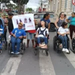 RF0a9Tsw-Cadeirantes-realizam-manifestacao-para-cobrar-acessibilidade-durante-deslocamento-para-realizar-tratamento-em-Salvador-ft-paulo-jose-acorda-cidade1-jpg
