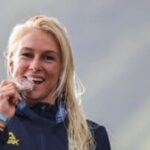 Tatiana-Weston-Webb-vibra-com-a-conquista-da-prata-nos-Jogos-Olimpicos-Foto-William-Lucas-COB-300x200-1