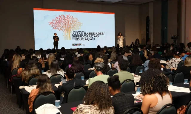 VkM3L0el-Seminario-sobre-estudantes-superdotados-jpg