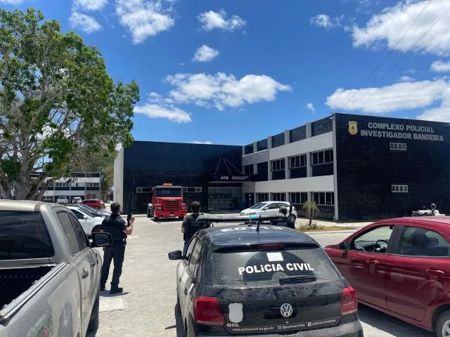 Zr8IZv37-policia-prende-foragido-jpg