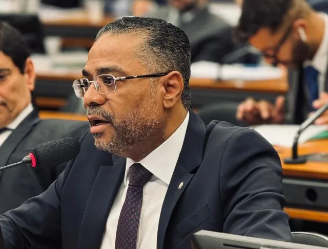 b03Vk0BM-deputado-marinho-jpg