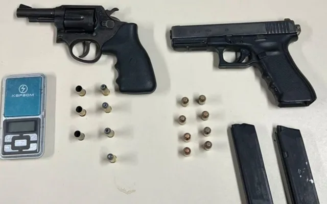 bUWp5fIw-Dois-homens-morrem-em-confronto-com-a-Policia-Militar-em-Feira-de-Santana-armas-apreendidas-jpg