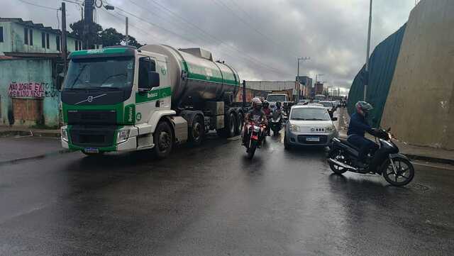 dRcD0aLF-SMT-avalia-transito-para-aplicar-mudancas-proximo-a-entrada-do-bairro-Sobradinho-3