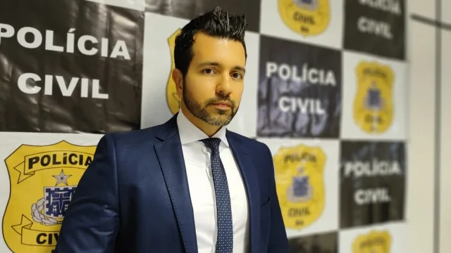 ePELYUyr-Yves-Correia-delegado-de-Policia-Civil-ft-Ed-Santos-acorda-cidade-jpg