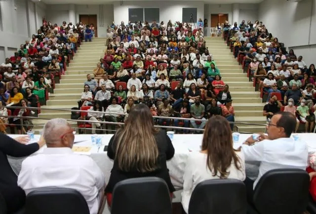 encontro-com-familiares-de-vitimas-da-explosao-de-fabrica-de-fogos-jpg